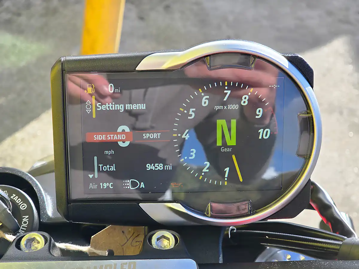 Used 2023 Ducati Scrambler 800 Full Throttle Multi-Coloured - Interior and Exterior details 15