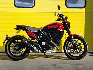 Used 2023 Ducati Scrambler 800 Full Throttle Multi-Coloured - Interior and Exterior details 2