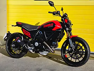 Used 2023 Ducati Scrambler 800 Full Throttle Multi-Coloured - Interior and Exterior details 3