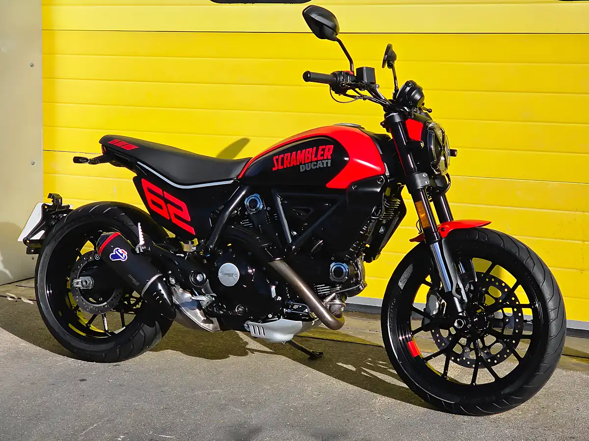 Used 2023 Ducati Scrambler 800 Full Throttle Multi-Coloured - Interior and Exterior details 3