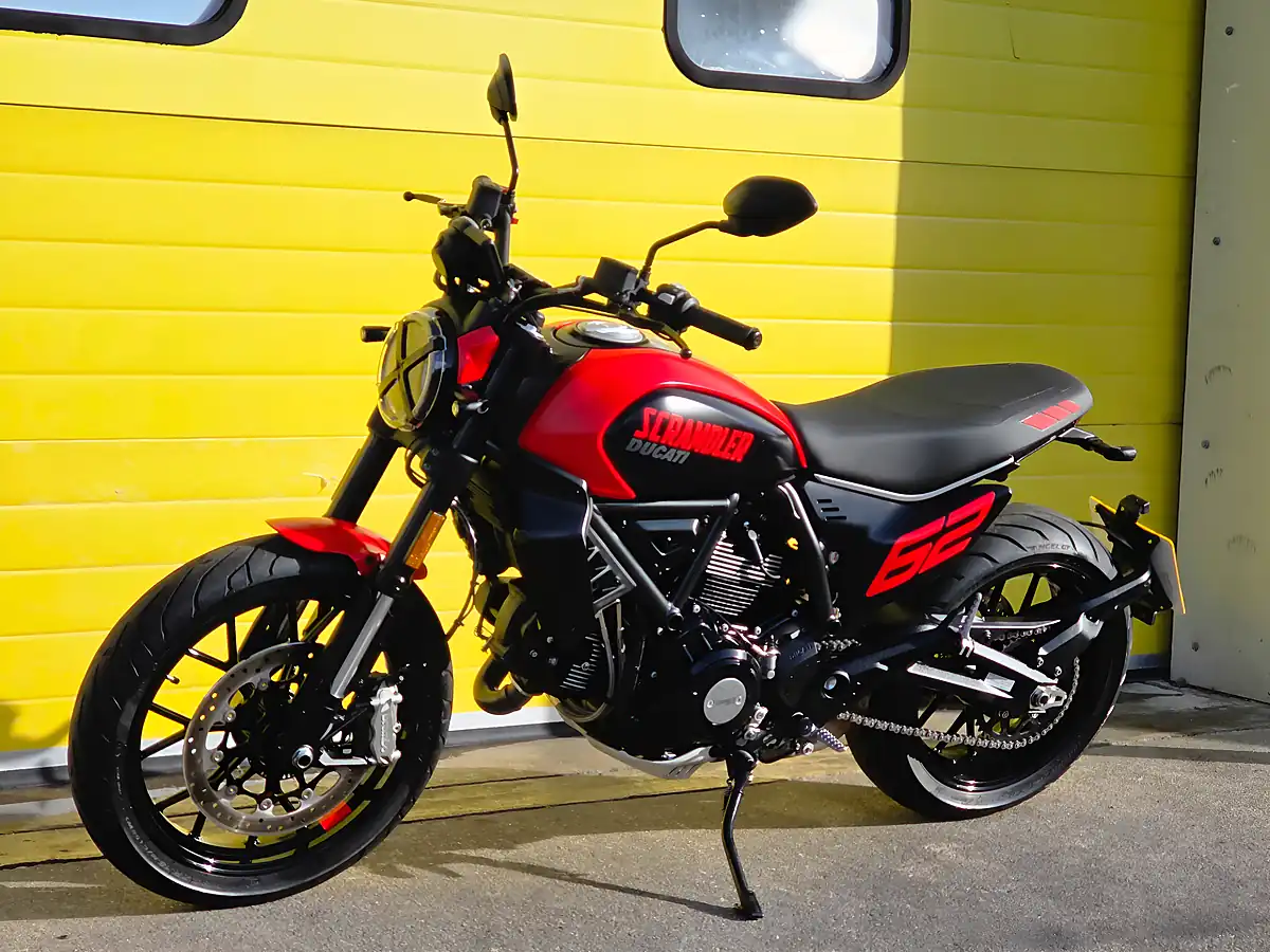 Used 2023 Ducati Scrambler 800 Full Throttle Multi-Coloured - Interior and Exterior details 7