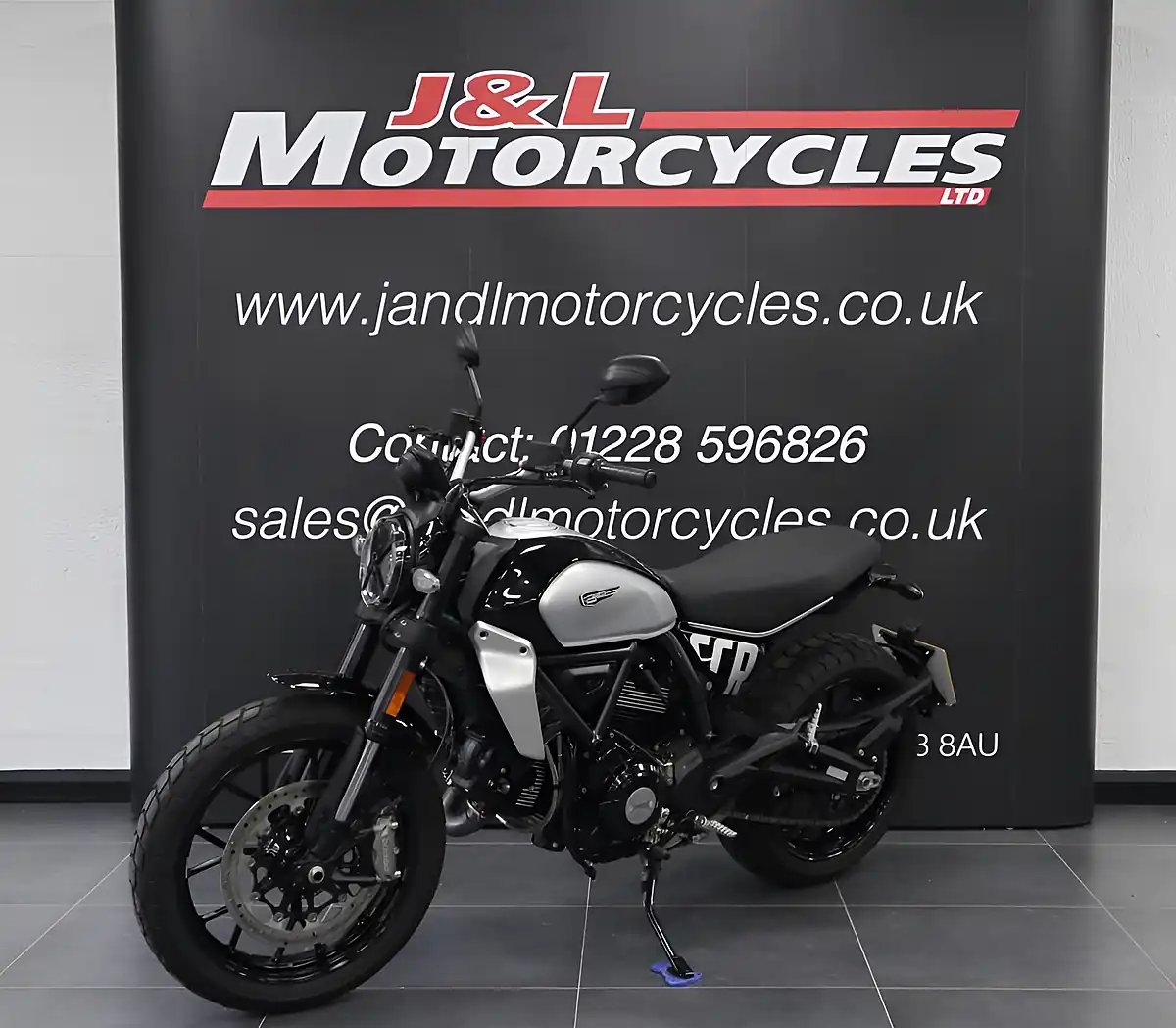 Used 2023 Ducati Scrambler Icon 800 Icon Black - Interior and Exterior details 5