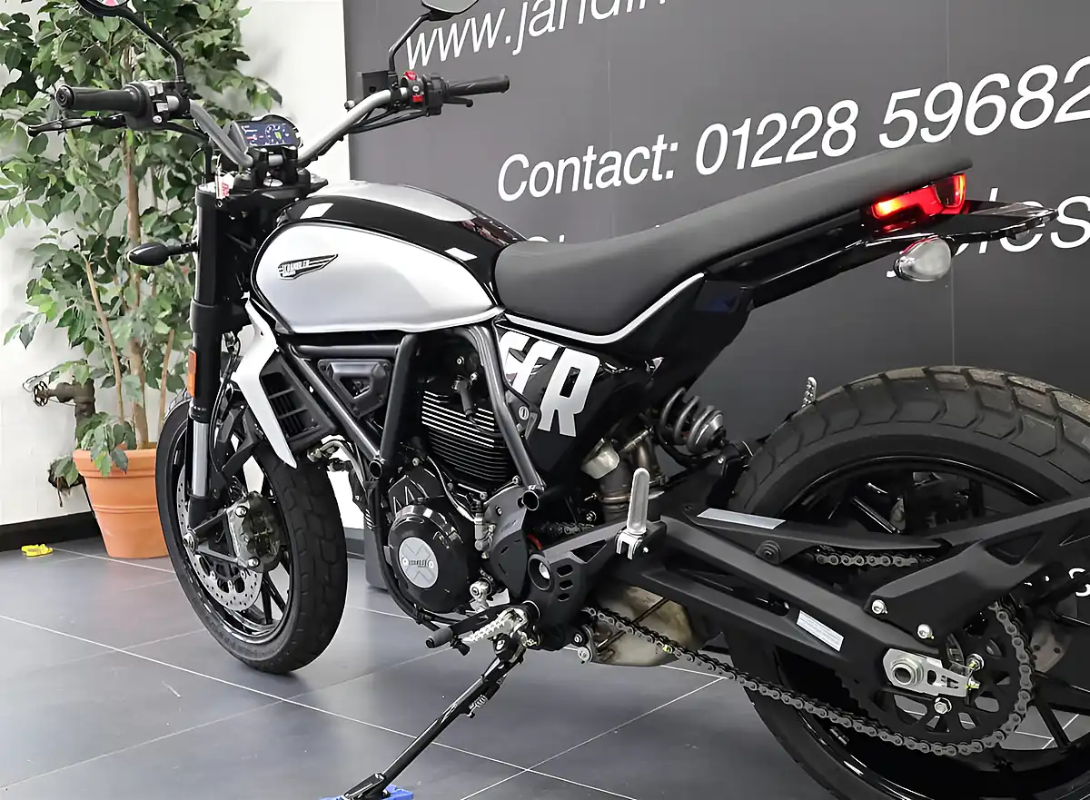 Used 2023 Ducati Scrambler Icon 800 Icon Black - Interior and Exterior details 7