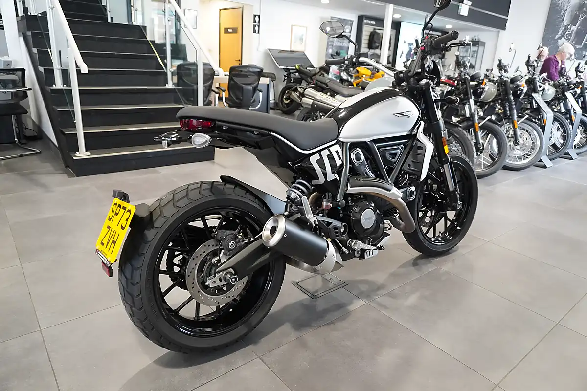 Used 2023 Ducati Scrambler Icon Icon Black - Interior and Exterior details 5