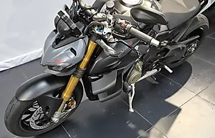 Used 2023 Ducati Streetfighter V4 S Grey Nero - Interior and Exterior details 3