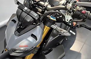 Used 2023 Ducati Streetfighter V4 S Grey Nero - Interior and Exterior details 4