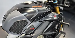 Used 2023 Ducati Streetfighter V4 S Grey Nero - Interior and Exterior details 14