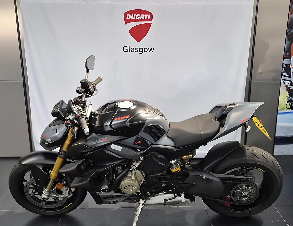 Used 2023 Ducati Streetfighter V4 S Grey Nero - Interior and Exterior details 2