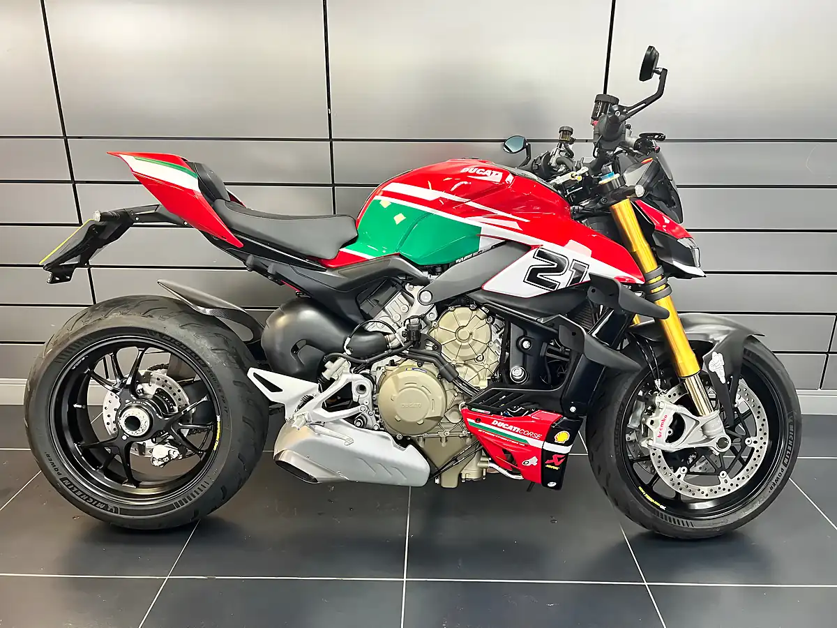 Used 2023 Ducati Streetfighter V4 S Red - Front View