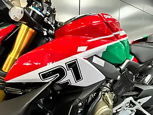 Used 2023 Ducati Streetfighter V4 S Red - Interior and Exterior details 20