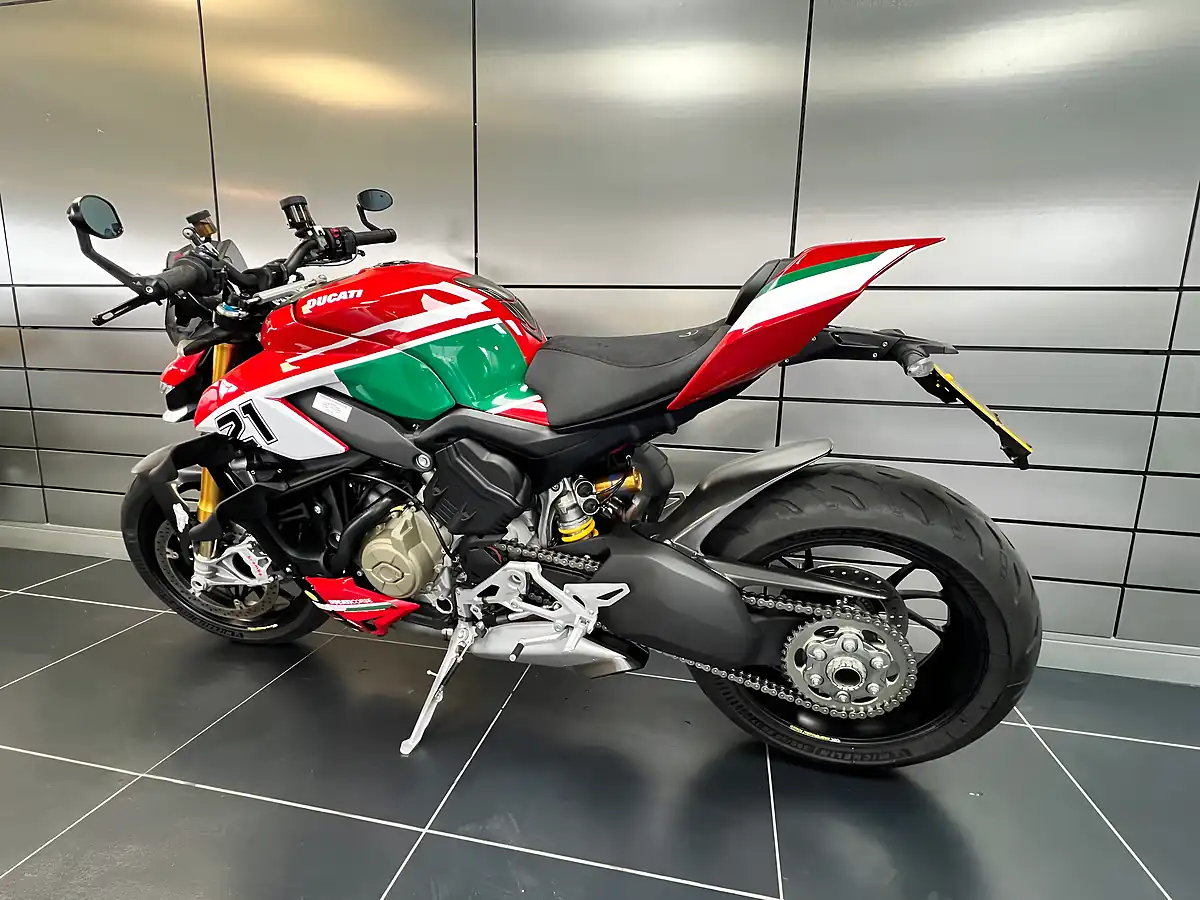 Used 2023 Ducati Streetfighter V4 S Red - Interior and Exterior details 5