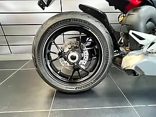 Used 2023 Ducati Streetfighter V4 S Red - Interior and Exterior details 7