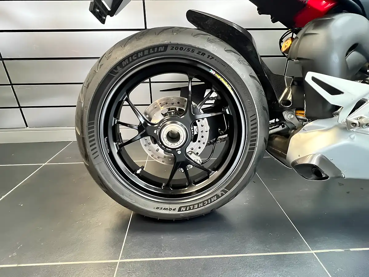 Used 2023 Ducati Streetfighter V4 S Red - Interior and Exterior details 7