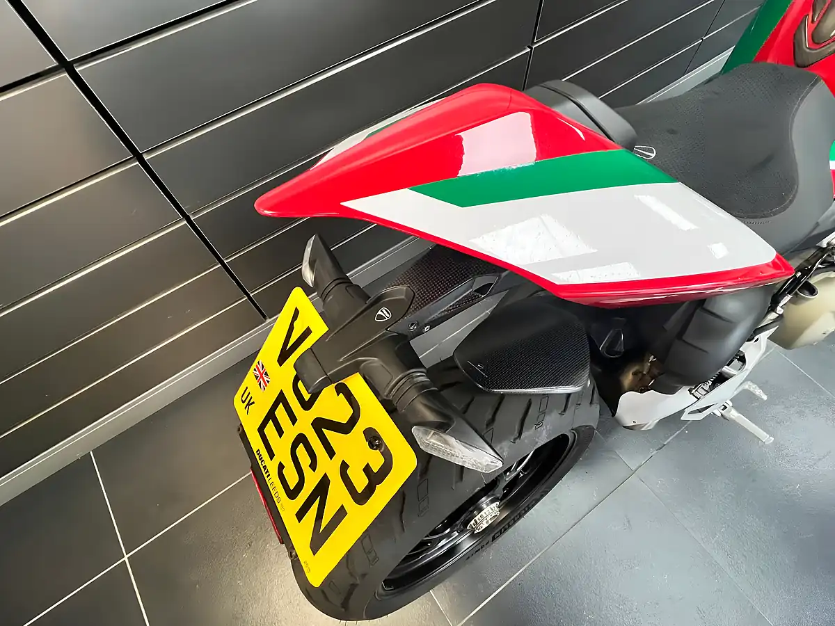 Used 2023 Ducati Streetfighter V4 S Red - Interior and Exterior details 8