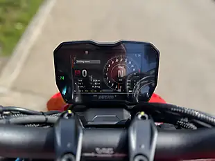 Used 2023 Ducati Streetfighter V4 S Red - Interior and Exterior details 10