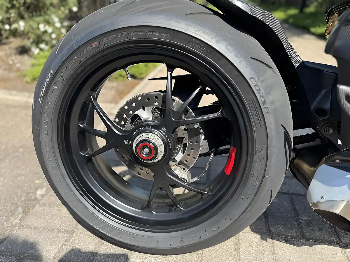 Used 2023 Ducati Streetfighter V4 S Red - Interior and Exterior details 13