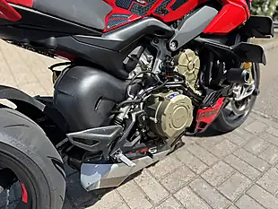 Used 2023 Ducati Streetfighter V4 S Red - Interior and Exterior details 17