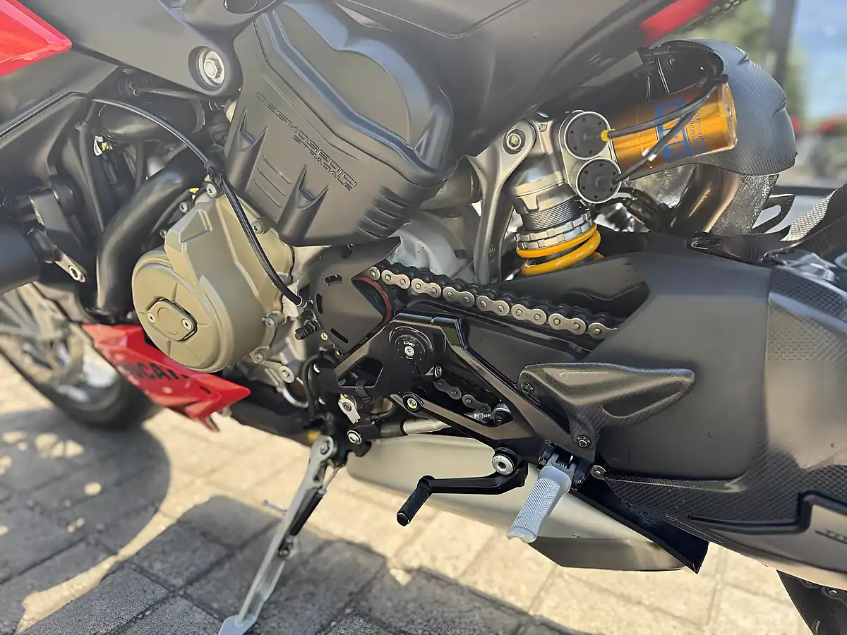 Used 2023 Ducati Streetfighter V4 S Red - Interior and Exterior details 18