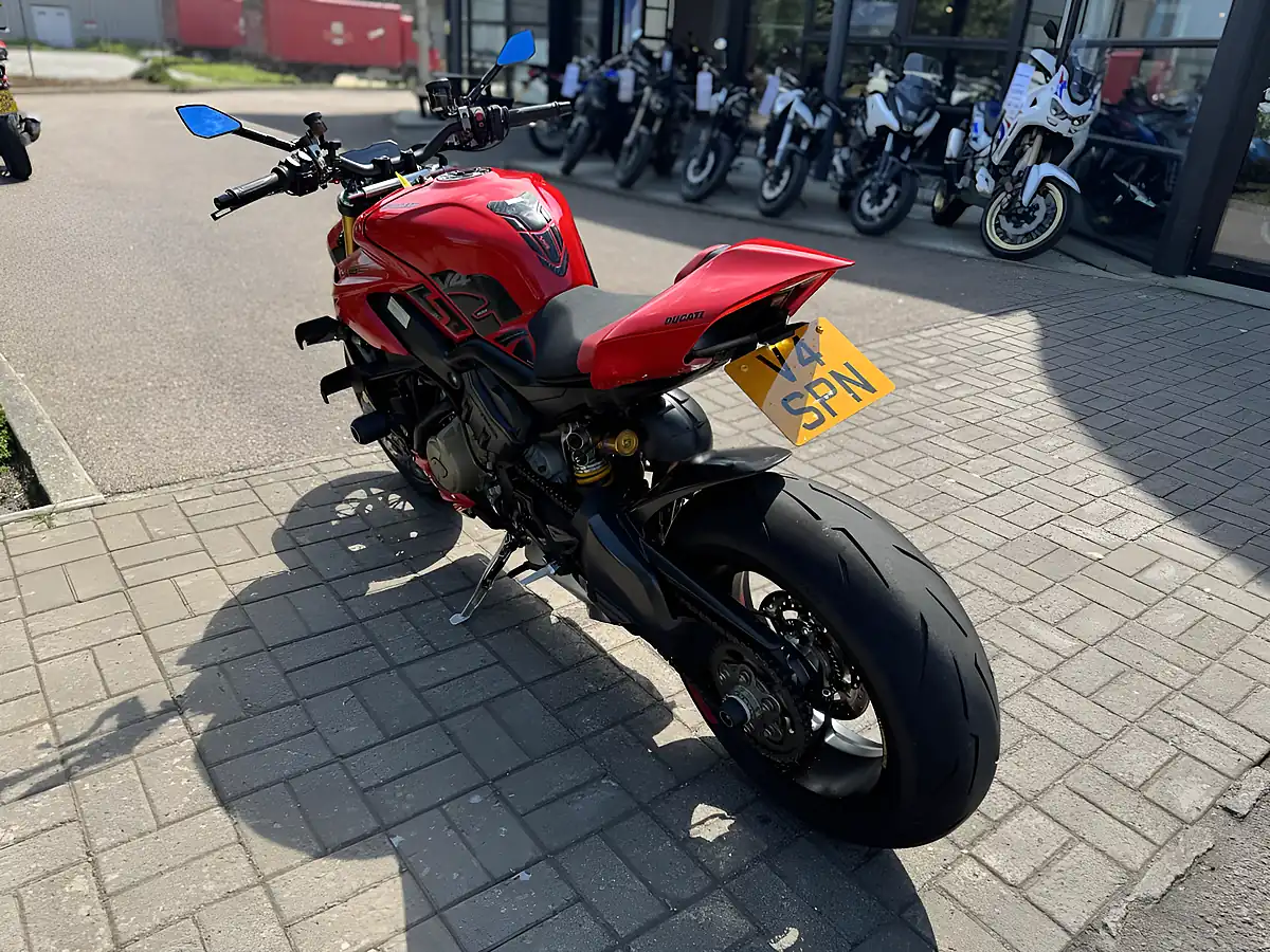 Used 2023 Ducati Streetfighter V4 S Red - Interior and Exterior details 7