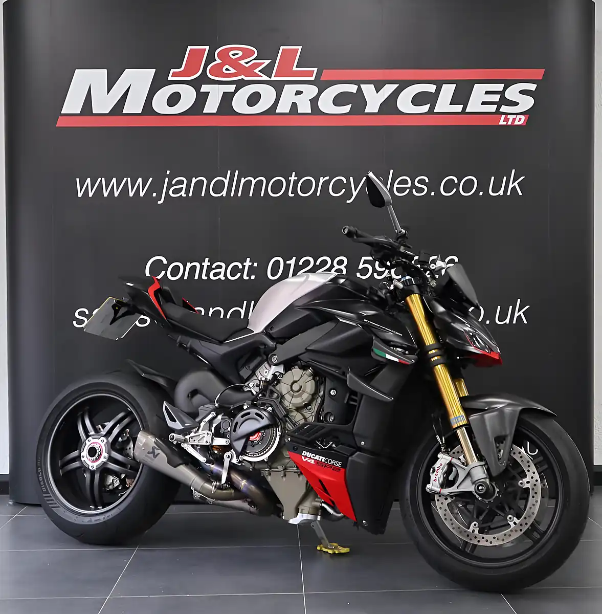 Used 2023 Ducati Streetfighter V4 SP2 Black - Interior and Exterior details 3