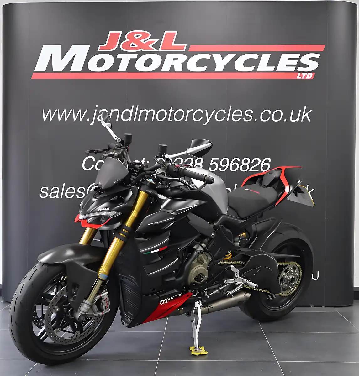 Used 2023 Ducati Streetfighter V4 SP2 Black - Interior and Exterior details 5