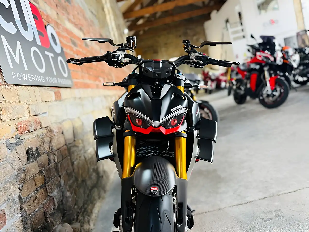 Used 2023 Ducati Streetfighter V4 SP2 Black - Interior and Exterior details 18