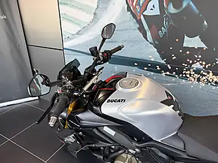 Used 2023 Ducati Streetfighter V4 SP2 Winter Test Livery - Interior and Exterior details 14