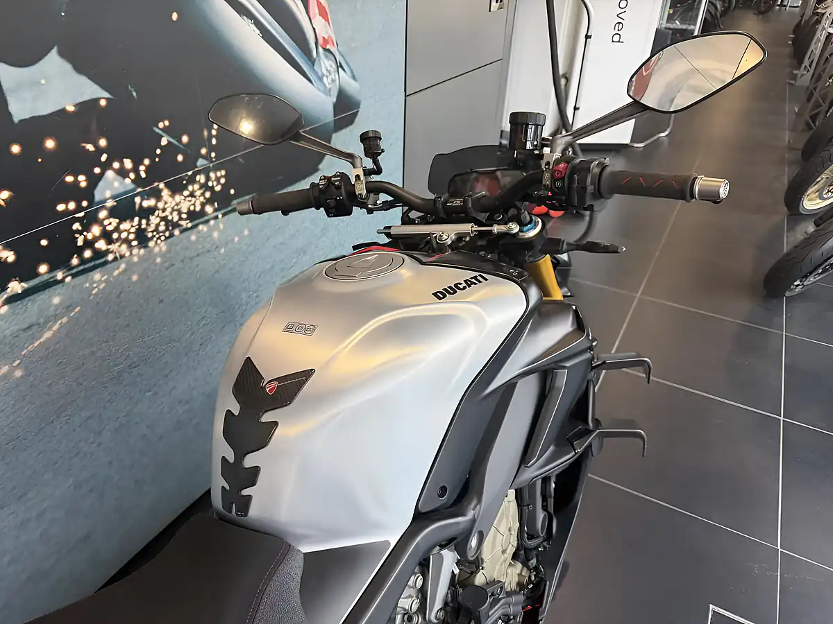 Used 2023 Ducati Streetfighter V4 SP2 Winter Test Livery - Interior and Exterior details 7