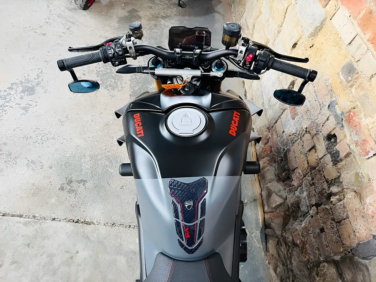 Used 2023 Ducati Streetfighter V4S Evo 2 Grey - Interior and Exterior details 20
