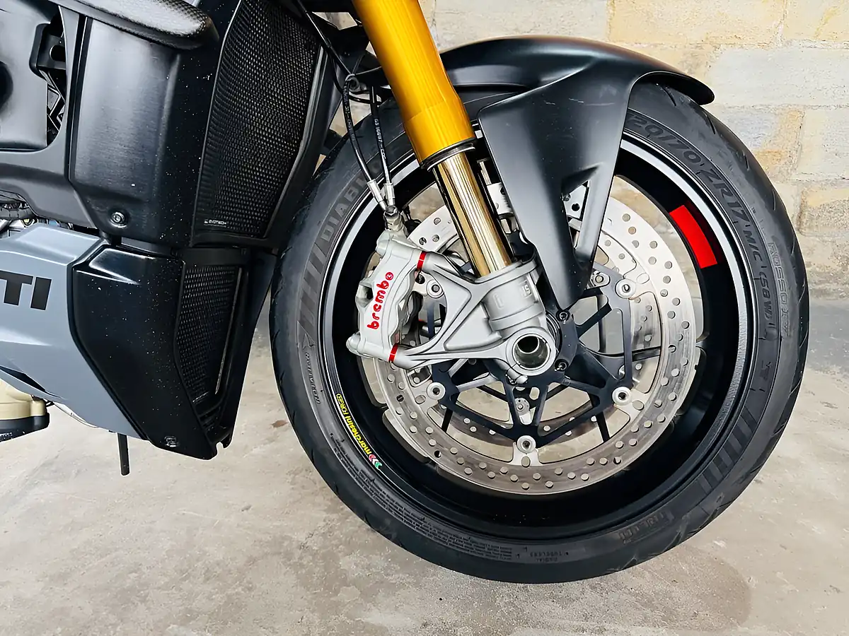 Used 2023 Ducati Streetfighter V4S Evo 2 Grey - Interior and Exterior details 5