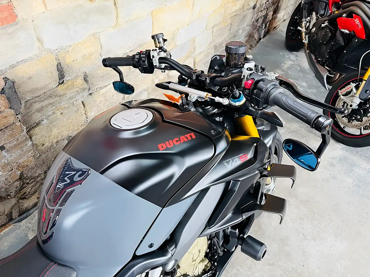 Used 2023 Ducati Streetfighter V4S Evo 2 Grey - Interior and Exterior details 8