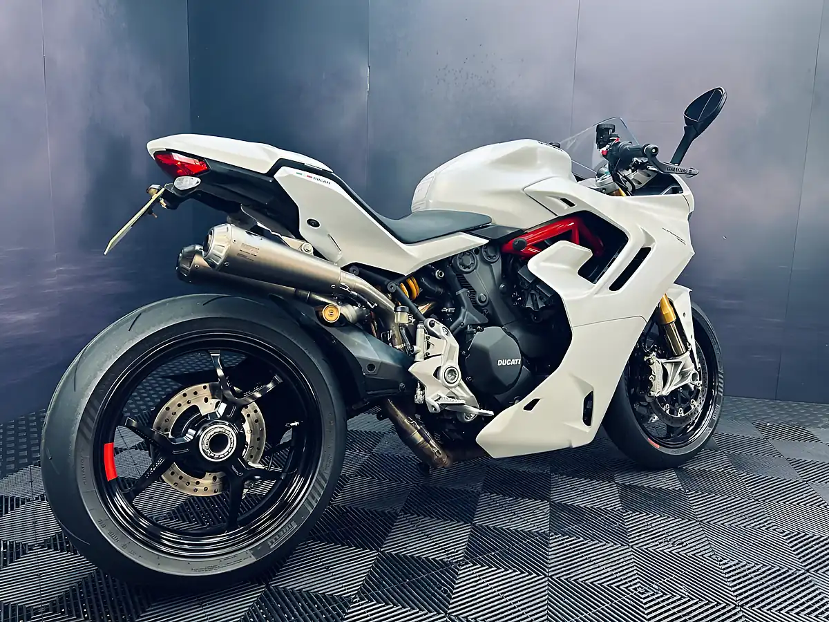 Used 2023 Ducati Supersport 950 S White - Interior and Exterior details 12