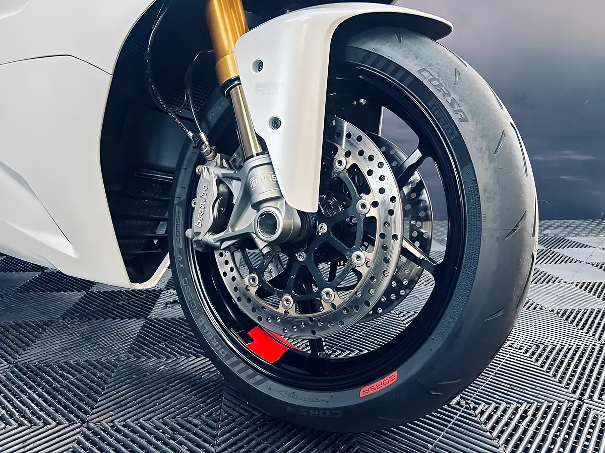 Used 2023 Ducati Supersport 950 S White - Interior and Exterior details 16