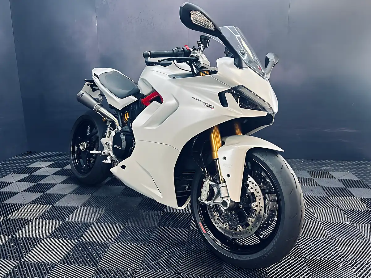 Used 2023 Ducati Supersport 950 S White - Interior and Exterior details 19