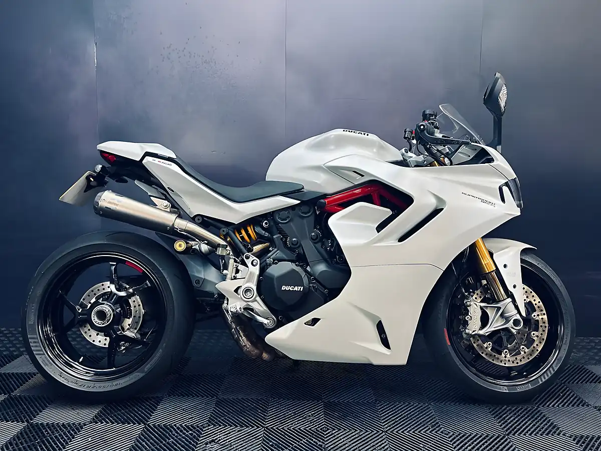 Used 2023 Ducati Supersport 950 S White - Interior and Exterior details 2