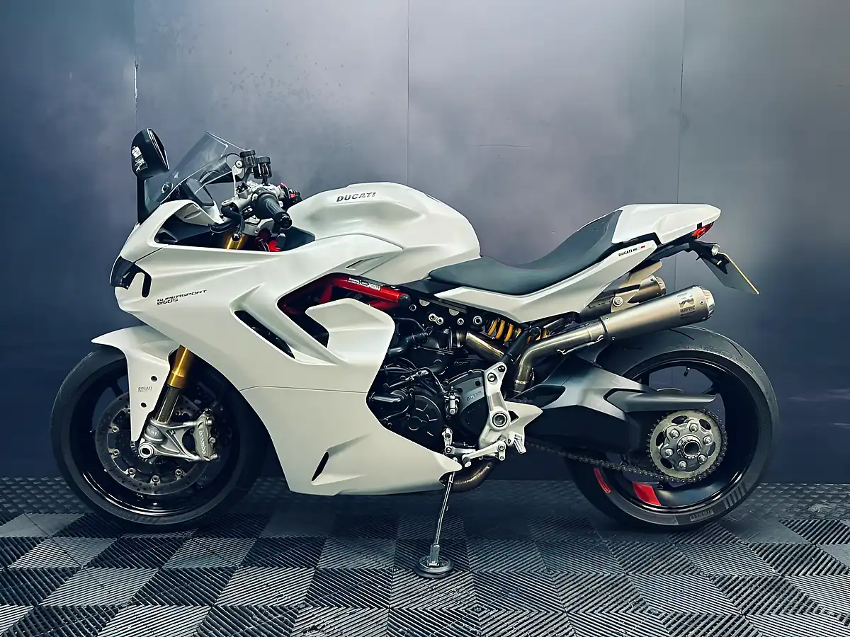 Used 2023 Ducati Supersport 950 S White - Interior and Exterior details 3