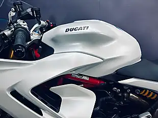 Used 2023 Ducati Supersport 950 S White - Interior and Exterior details 6