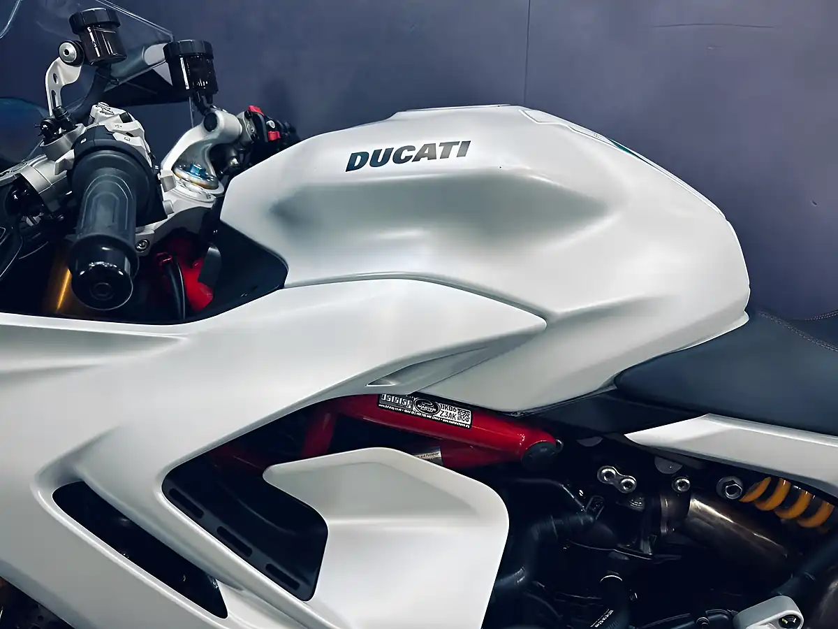 Used 2023 Ducati Supersport 950 S White - Interior and Exterior details 6