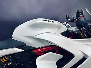 Used 2023 Ducati Supersport 950 S White - Interior and Exterior details 9