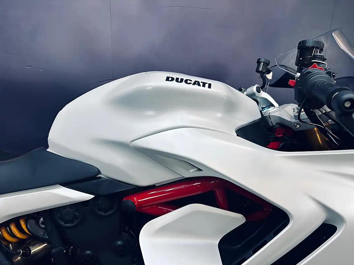Used 2023 Ducati Supersport 950 S White - Interior and Exterior details 9