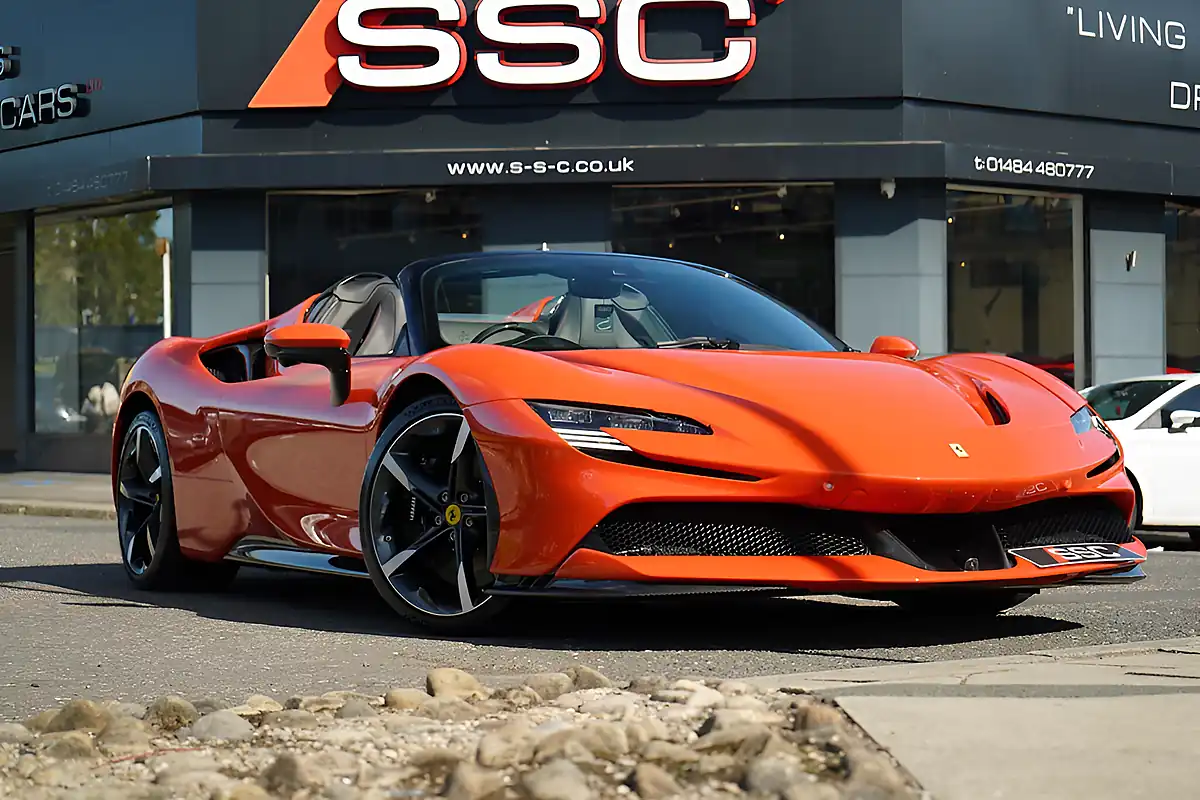 Used 2023 Ferrari SF90 Spider Red - Front View
