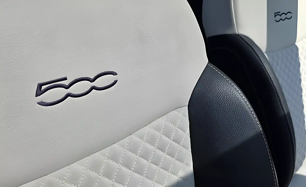 Used 2023 Fiat 500 Dolcevita Bossa Nova White - Interior and Exterior details 18