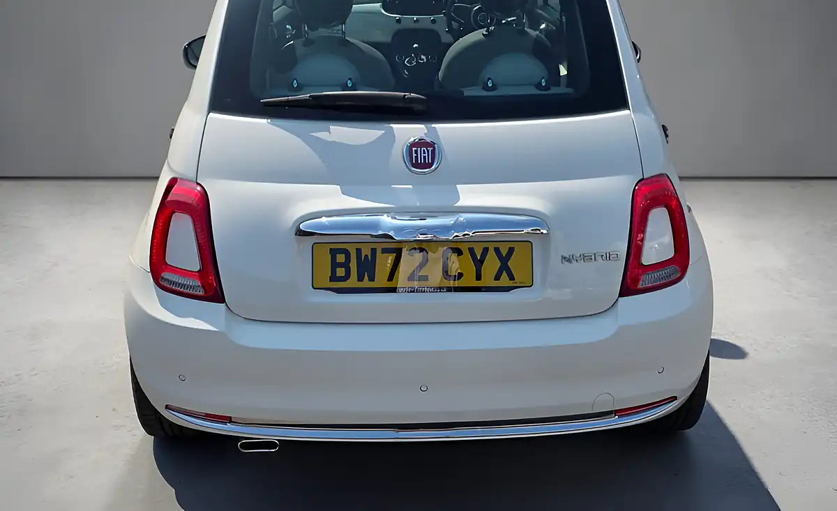 Used 2023 Fiat 500 Dolcevita Bossa Nova White - Interior and Exterior details 3