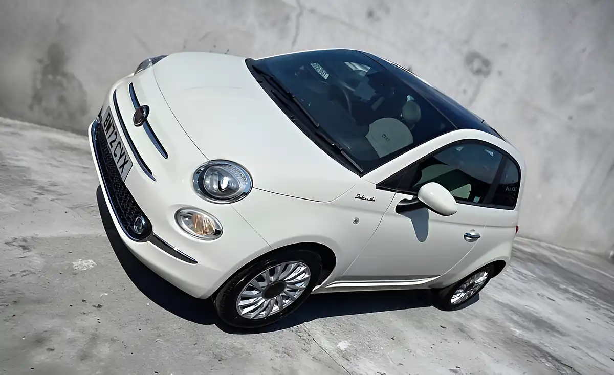 Used 2023 Fiat 500 Dolcevita Bossa Nova White - Interior and Exterior details 6