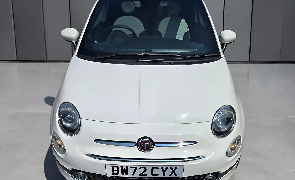 Used 2023 Fiat 500 Dolcevita Bossa Nova White - Interior and Exterior details 7