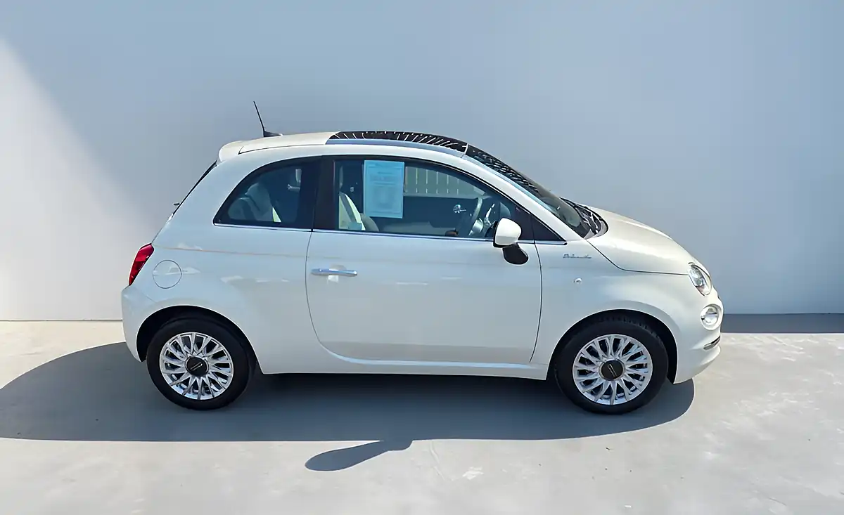 Used 2023 Fiat 500 Dolcevita Bossa Nova White - Interior and Exterior details 9