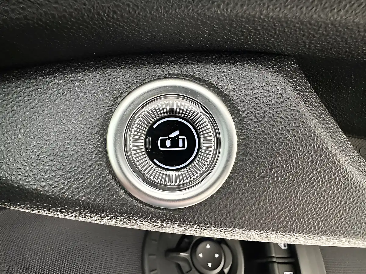Used 2023 Fiat 500 Icon 3DR White - Interior and Exterior details 10