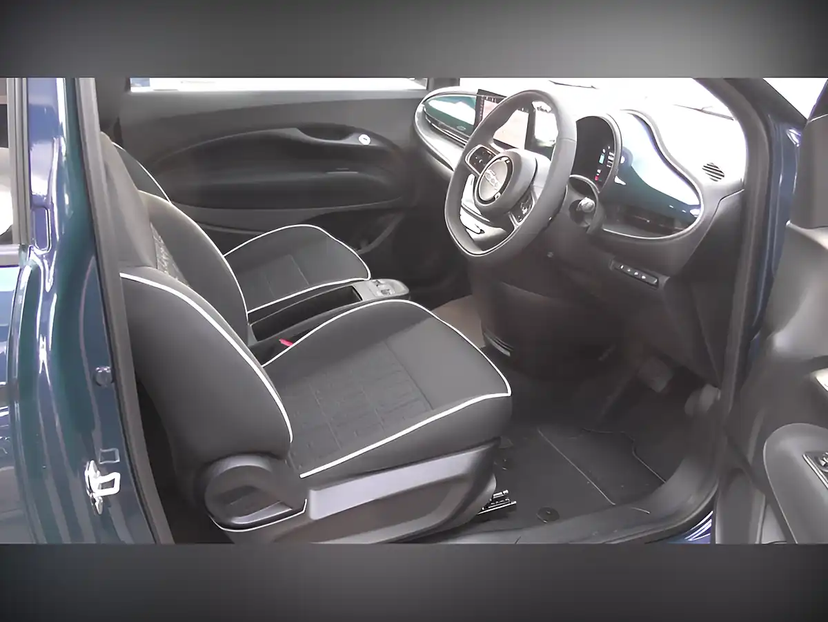 Used 2023 Fiat 500E Icon Green - Interior and Exterior details 6