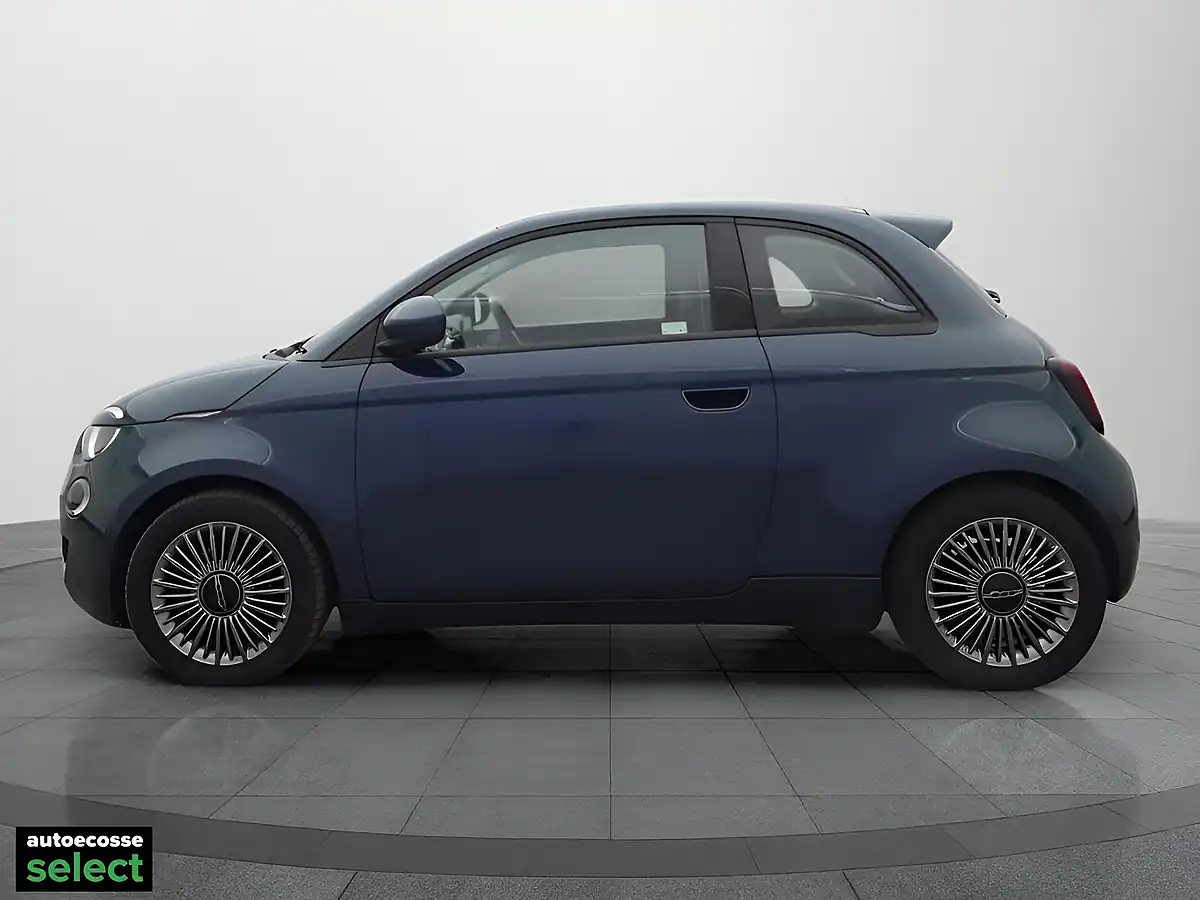 Used 2023 Fiat 500e Icon Green - Interior and Exterior details 4