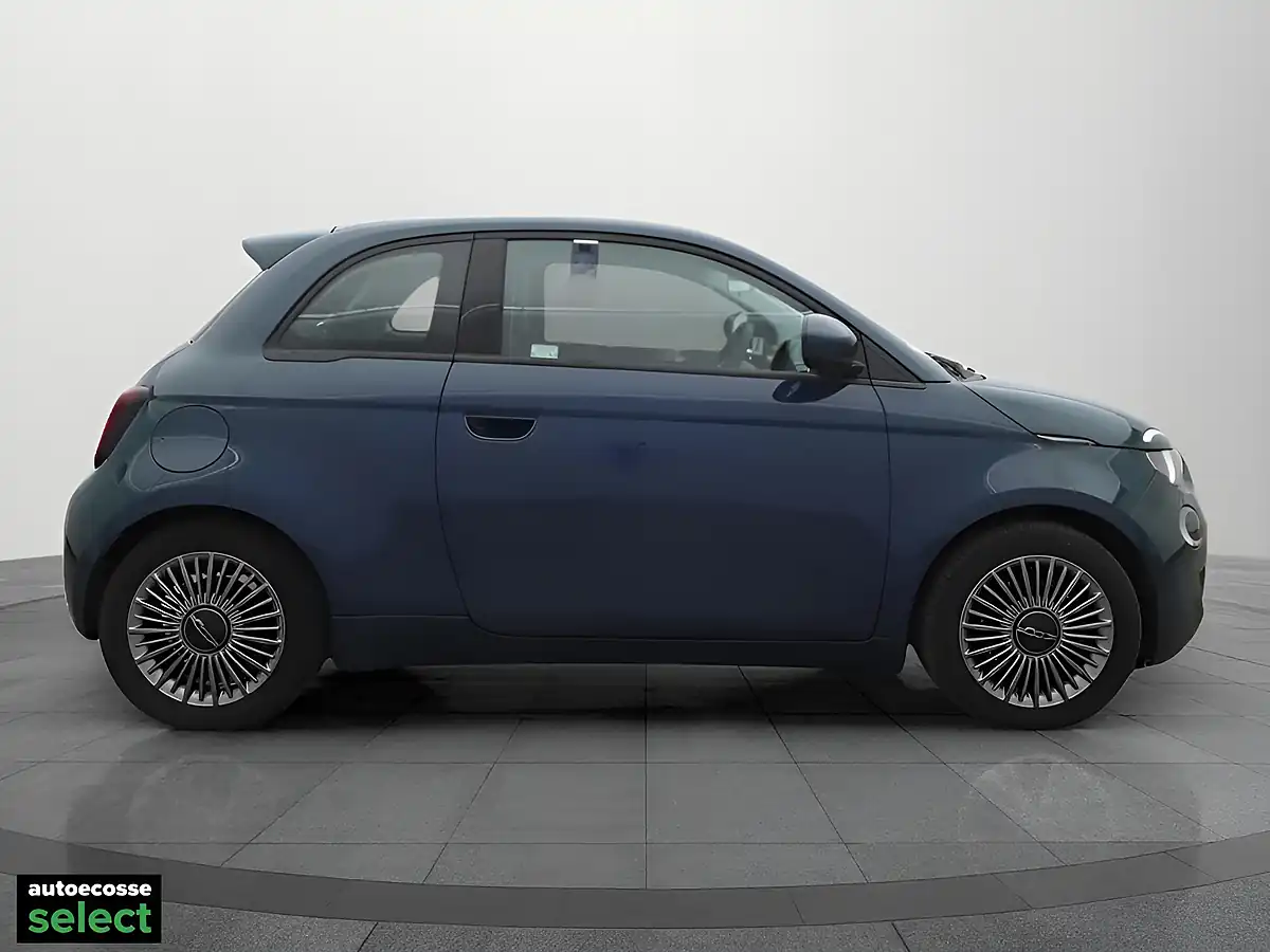 Used 2023 Fiat 500e Icon Green - Interior and Exterior details 7